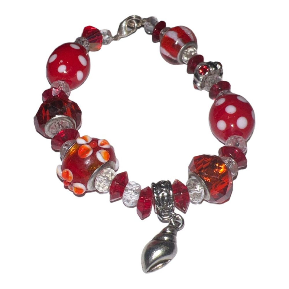 Artisan Glass Bead Red and White Bracelet w/Clasp & Shell Charm